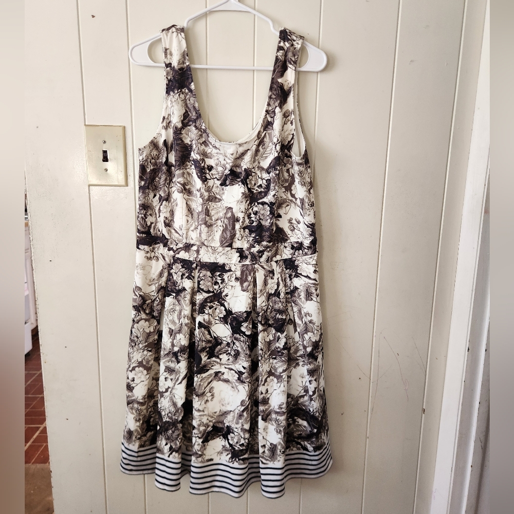 NWT Robert Rodriguez Black & White Floral Mini Dress Size 16
